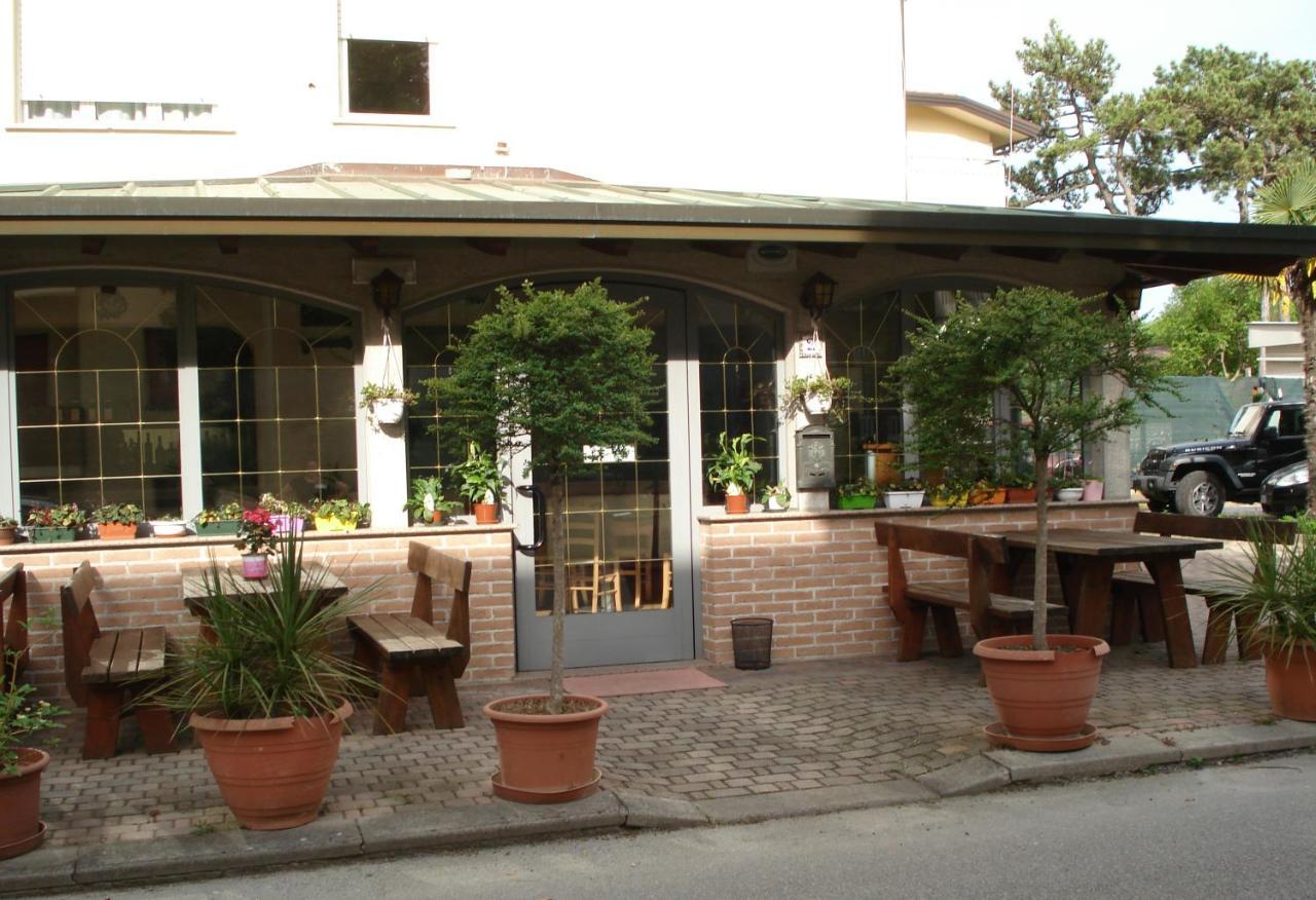 Hotel La Quercia Lignano Sabbiadoro Exterior foto